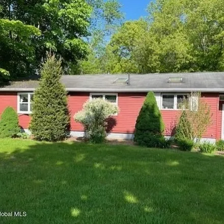 Buy this 3 bed house on 497 Saratoga Road in Harmon Park, East Glenville