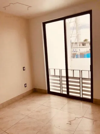 Rent this studio house on Boulevard Paseo Amberes in Amberes, 37235 León