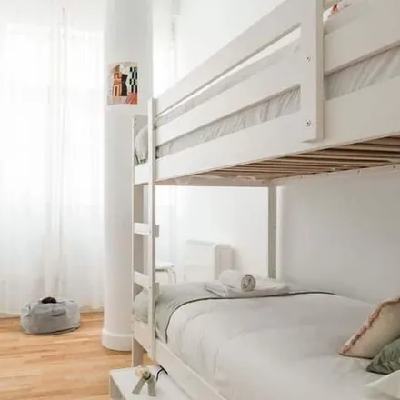 Rent this 2 bed apartment on Calle López Silva in Madrid, Comunidad de Madrid 28005