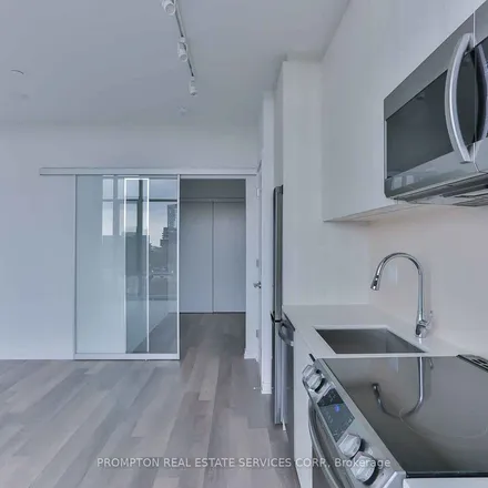 Image 4 - Richmond Street East, Old Toronto, ON M5C 2M6, Canada - Apartment for rent