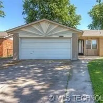 Rent this 3 bed house on 11467 East 38th Street in Tulsa, OK 74146