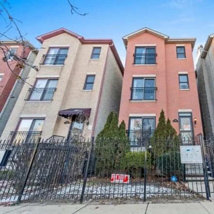 Rent this 3 bed apartment on 5852 South Prairie Avenue in Chicago, IL 60637
