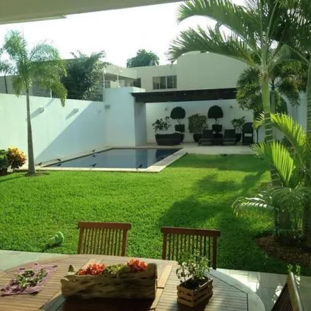 Rent this 3 bed house on Calle 61 in Sodzil Norte, 97115 Mérida
