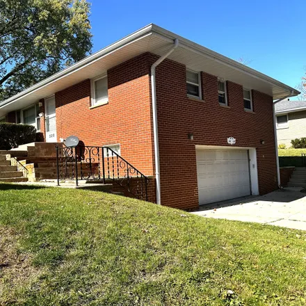 Rent this 3 bed duplex on 518 Fairview Boulevard in Rockford, IL 61107