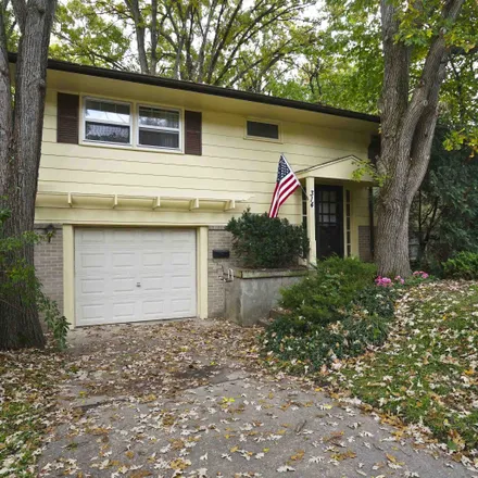 Buy this 3 bed house on Morningside Drive in Rockford, IL 61107