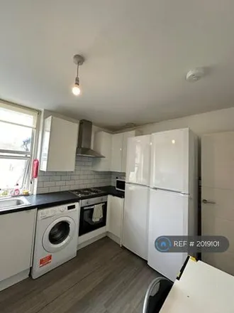 Image 5 - London, London, London, Nw2 - Apartment for rent
