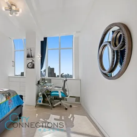 Image 8 - 310 East 46th Street, New York, NY 10017, USA - Condo for sale