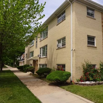 Rent this 2 bed house on 5600 West Berenice Avenue in Chicago, IL 60634