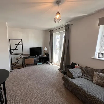 Image 3 - Priory Chase, Rayleigh, SS6 9NF, United Kingdom - Apartment for rent