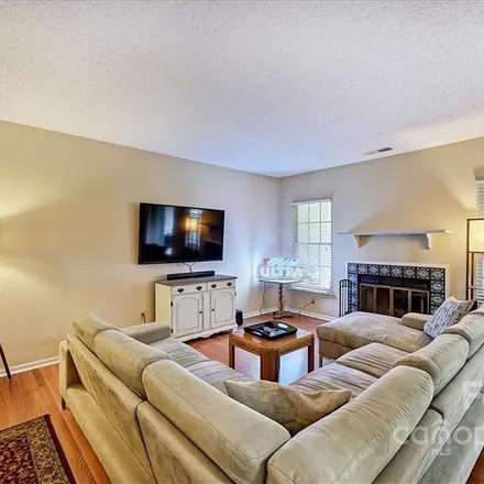 Image 8 - 19843 Henderson Road, Cornelius, NC 28031, USA - Condo for sale