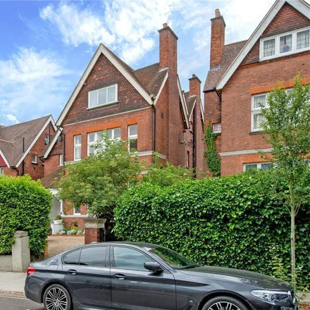 Rent this 4 bed apartment on Lindfield Gardens in London, NW3 6BJ