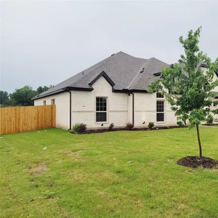 Buy this 4 bed house on Osage Court in DeSoto, TX 75104