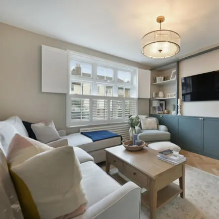 Image 4 - 41 Leckford Road, London, SW18 3PS, United Kingdom - Townhouse for rent