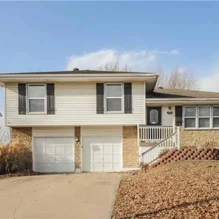 Rent this 3 bed house on 125 North Janell Drive in Olathe, KS 66061