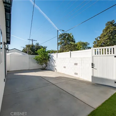 Image 9 - 17552 Hart Street, Los Angeles, CA 91406, USA - House for rent