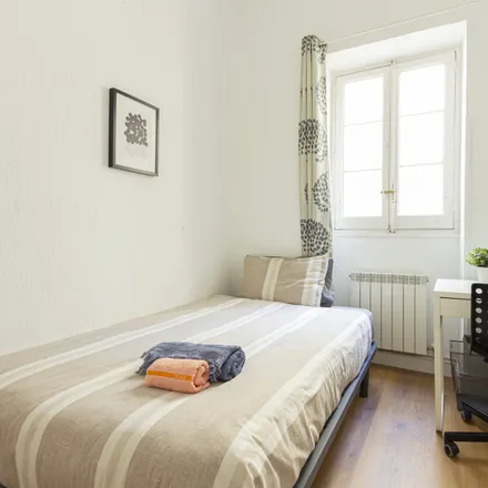 Rent this 7 bed room on The Kooples in Calle de Claudio Coello, 43