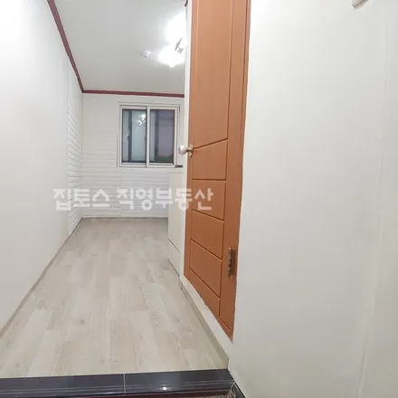 Rent this studio apartment on 서울특별시 관악구 봉천동 196-166