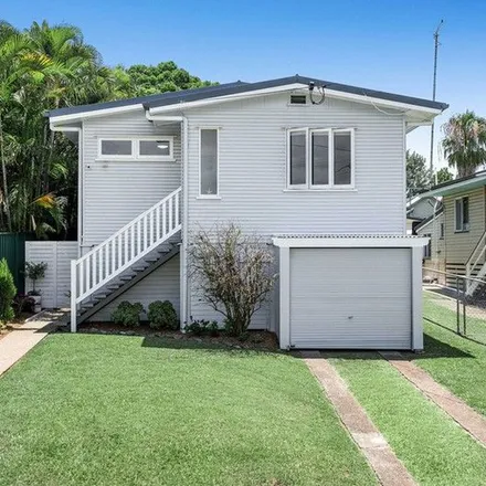 Rent this 3 bed apartment on 51 McFadden Street in Wynnum QLD 4178, Australia
