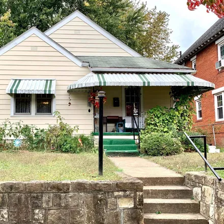 Buy this 2 bed house on 2810 4th Avenue in Huntington, WV 25702