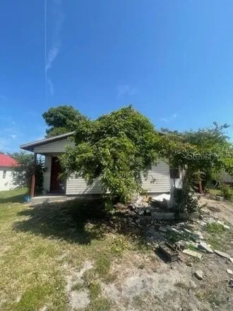 Rent this 2 bed house on 637 Hennesse Street in Lakeland, FL 33805