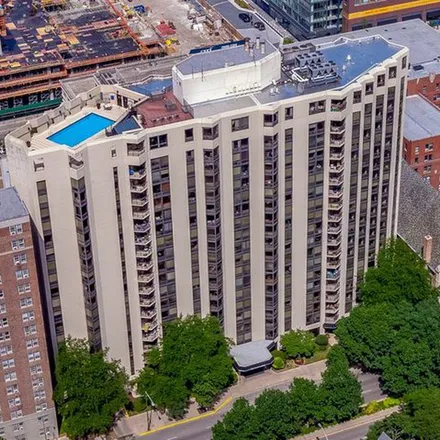 Rent this 2 bed apartment on 1114 North LaSalle Drive in Chicago, IL 60610