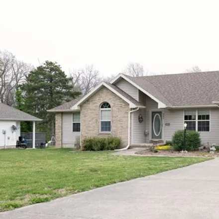 Buy this 3 bed house on 241 Hillcrest Street in Marshfield, MO 65706