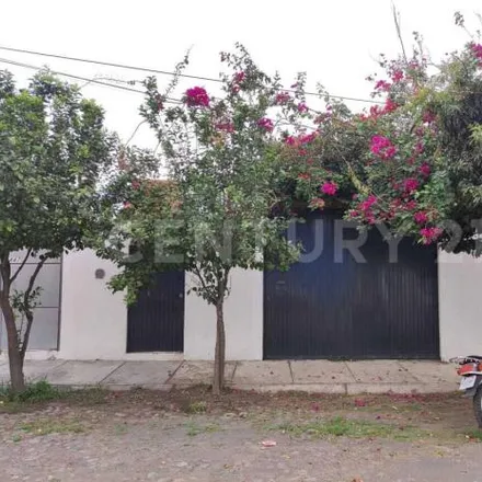 Buy this 3 bed house on Calle Laguna de Alcuzahue in Los Almendros, 28979 Villa de Álvarez