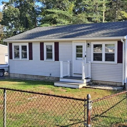 Rent this 3 bed house on 8 Central Avenue in Lakeville, MA 02347