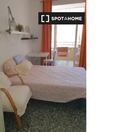 Rent this 6 bed room on Avinguda de Josep Tarradellas in 133, 08001 Barcelona