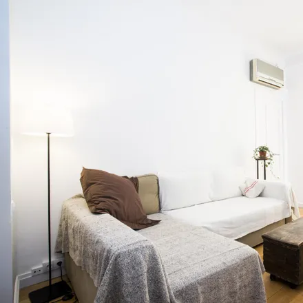 Rent this 2 bed apartment on Carrer de Provença in 198, 08001 Barcelona