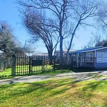 Image 2 - 4472 18th Street, Bacliff, TX 77518, USA - House for sale