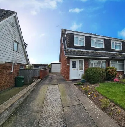 Buy this 3 bed duplex on 25 Chatsworth Road in Pensby, CH61 8RX