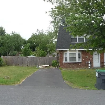 Rent this 3 bed townhouse on 14 Cindy Lane in City of Middletown, NY 10941