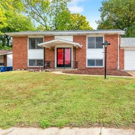 Rent this 3 bed house on 1458 Roth Hill Drive in Maryland Heights, MO 63043