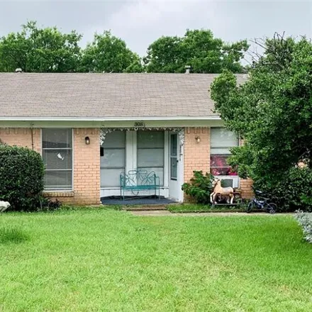 Rent this 2 bed house on 336 Hilltop Avenue in Richardson, TX 75081