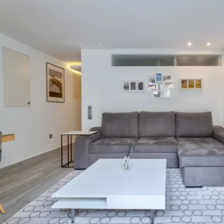 Rent this 2 bed apartment on Rua Carlos Reis in 1600-093 Lisbon, Portugal