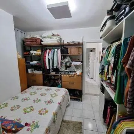 Buy this 2 bed apartment on Escola Nacional de Ciências Estatísticas in Rua André Cavalcanti 106, Santa Teresa