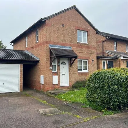 Rent this 3 bed duplex on Century Avenue in Milton Keynes, MK6 2UH