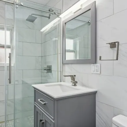 Image 7 - 7231-7233 North Ridge Boulevard, Chicago, IL 60626, USA - Condo for sale