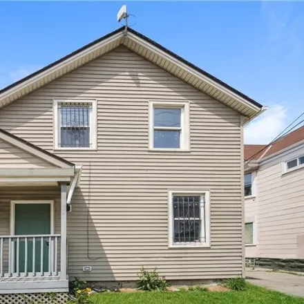 Buy this 2 bed house on 3175 West 41st Street in Cleveland, OH 44109
