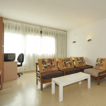 Image 3 - Avinguda Meridiana, 558, 08027 Barcelona, Spain - Apartment for rent