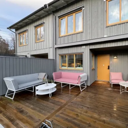 Rent this 5 bed townhouse on Nässelvägen 44 in 170 62 Solna kommun, Sweden