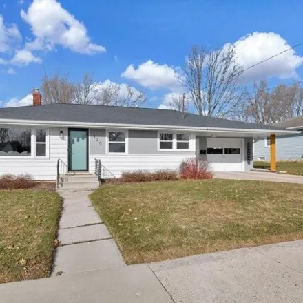 Buy this 3 bed house on Unison Credit Union in East 17th Street, Kaukauna