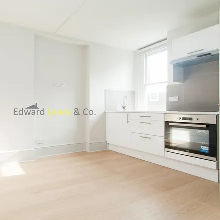 Rent this studio apartment on Abney Gardens in London, N16 7HE