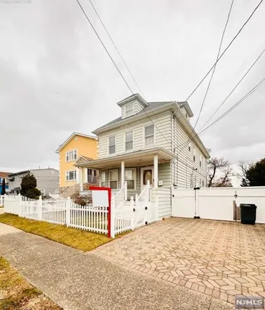 Rent this 3 bed house on 139 Wabash Avenue in Lake View, Paterson