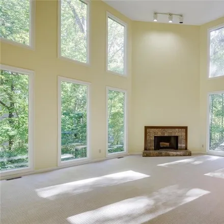 Image 5 - 605 Valley Hall Drive, Atlanta, GA 30350, USA - House for sale