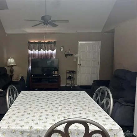 Image 2 - 284 East Rendon Avenue, Tagle Colonia Number 1, Pharr, TX 78577, USA - House for sale