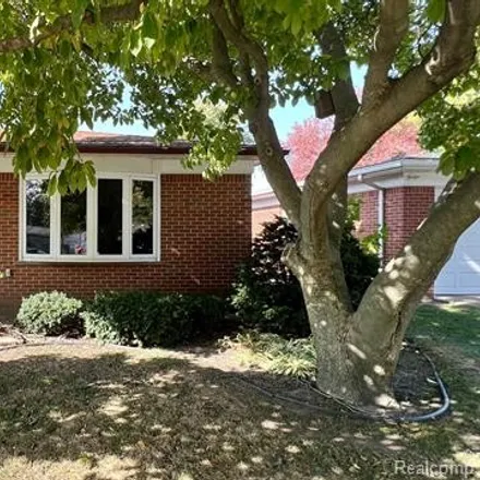 Buy this 3 bed house on 6141 North Evangeline Street in Dearborn Heights, MI 48127