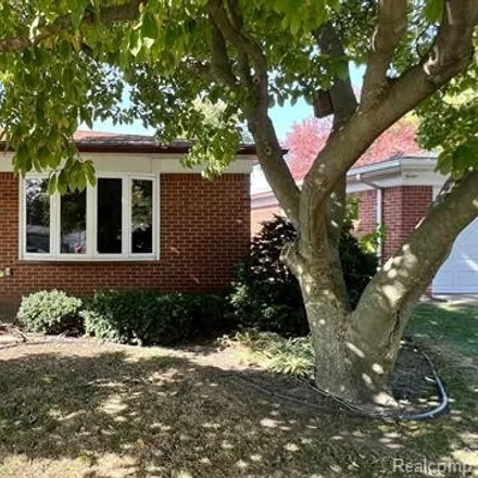 Image 1 - 6141 North Evangeline Street, Dearborn Heights, MI 48127, USA - House for sale