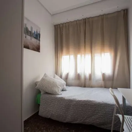 Image 2 - Carrer del Gravador Selma, 46002 Valencia, Spain - Apartment for rent